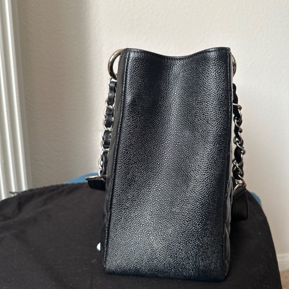 Chanel Shopping Tote - Picture 5 of 17